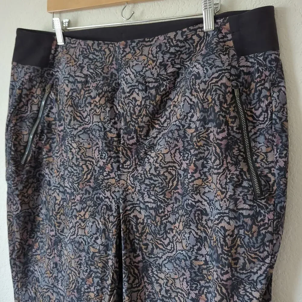 Athleta Trekkie North High Rise Jogger Womens 18‎ Print Gray Multi Athletic NWOT